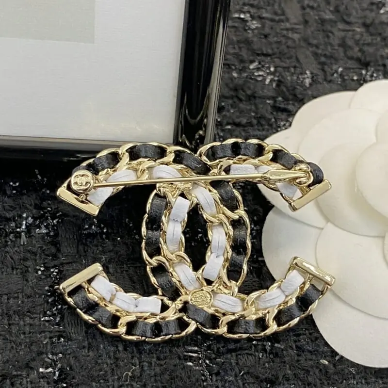 chanel brooches pour femme s_12050551